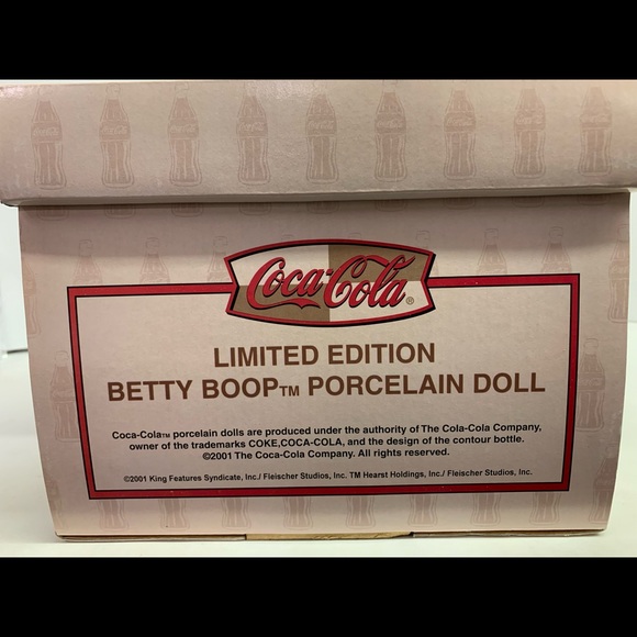 Rare Limited 2001 Betty Boop Coca Cola Porcelian 16" Doll "Coca Cola Co-Ed.  IOB - Picture 10 of 10